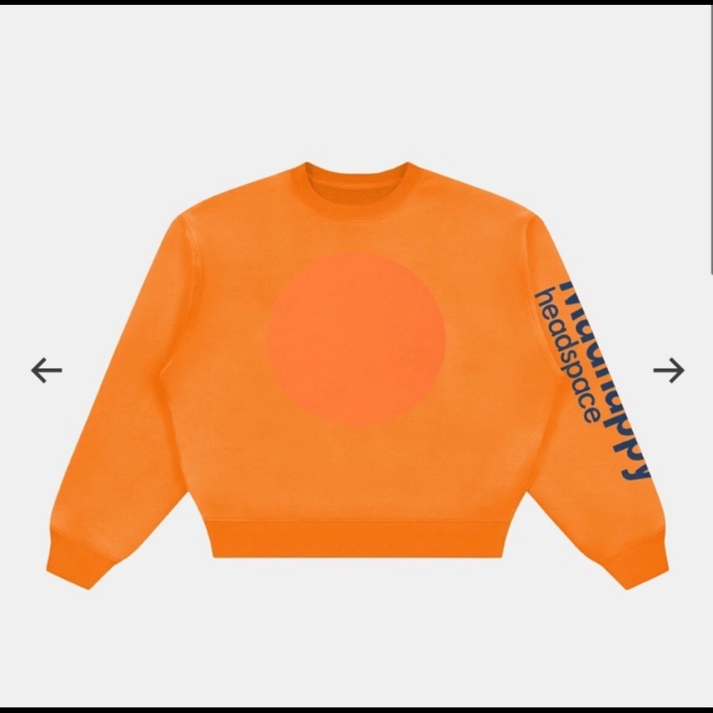 ORANGE MAD HAPPY SWEATSHIRT 🟧 🟦 Spread the happy aura to all your loved ones:)